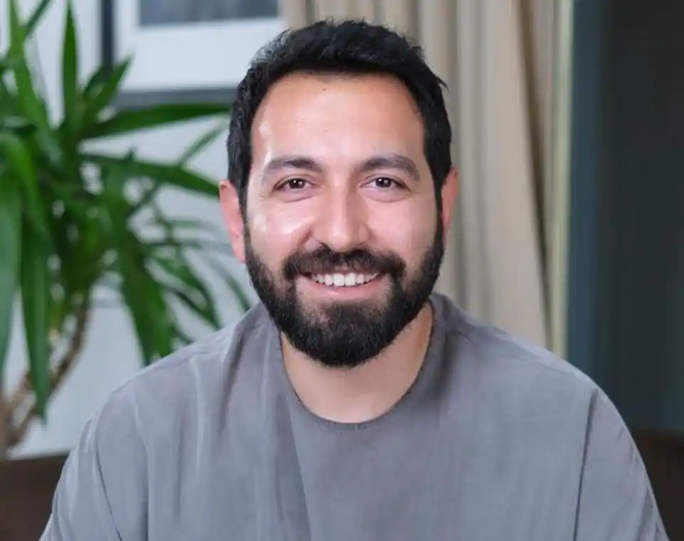 Op. Dr. Ahmet Hakan Kara